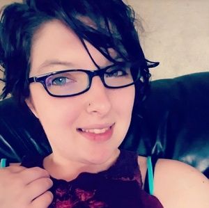 Meet your Posher, Petra